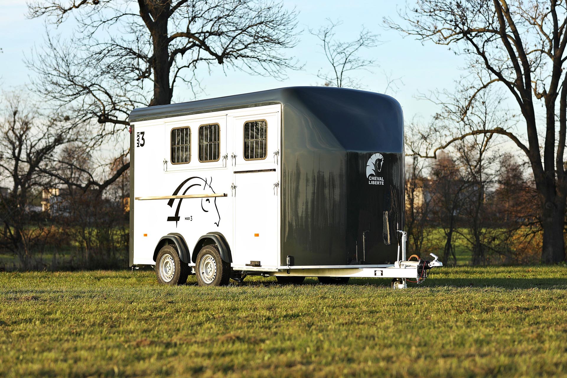 ▷ Cheval Liberté Cheval Liberte MAXI3 3er Pferdeanhänger mit